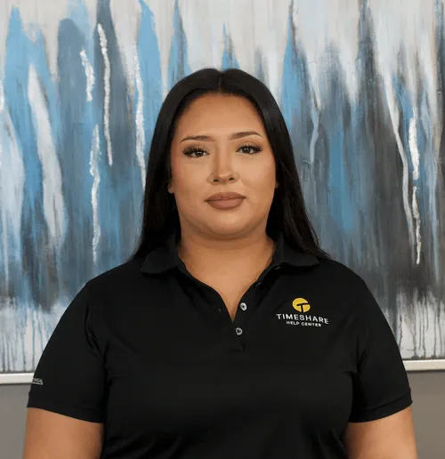 Daena Espino, especialista en inscripciones del Centro de Ayuda de Tiempo Compartido