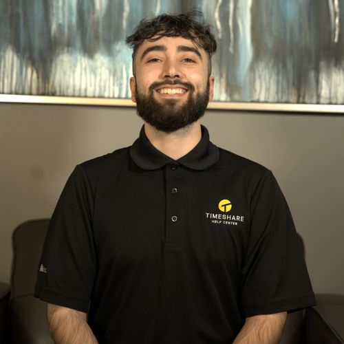 Jeremy Guerrero, especialista en inscripciones del Centro de Ayuda de Tiempo Compartido
