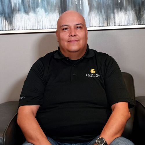 Emmanuel Medina, especialista en inscripciones del Centro de Ayuda de Tiempo Compartido
