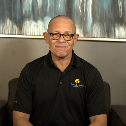 Tony Brown, Especialista Senior en Contratos del Centro de Ayuda de Tiempo Compartido